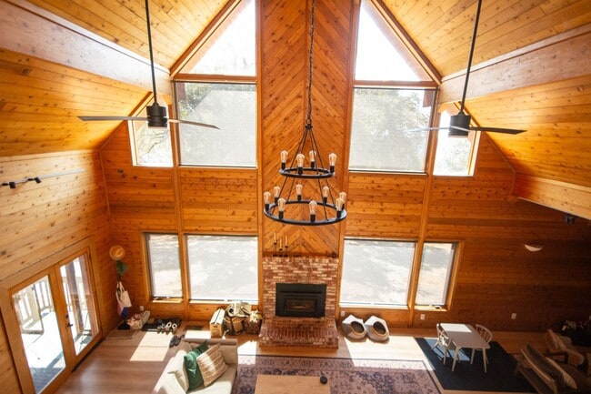 Building Photo - Charming Lindal Cedar Home on 10 Acres