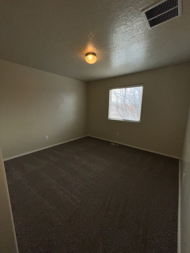 Building Photo - Spacious 4 Bed 2.5 Bath in Meridian!