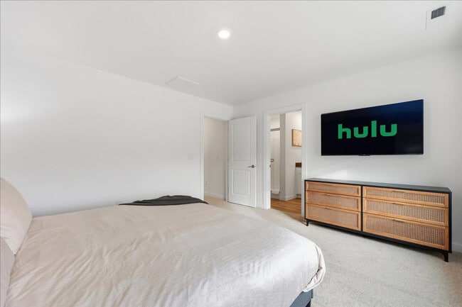 Building Photo - 4226 W Perspective St