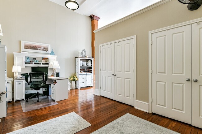 Building Photo - 525 22nd St