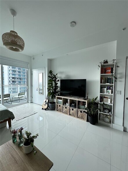 Building Photo - 1080 Brickell Ave