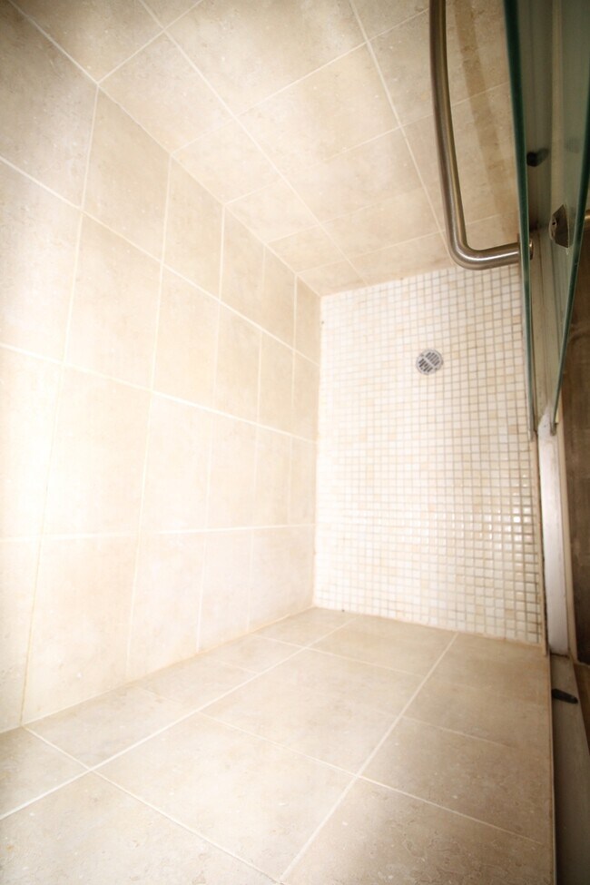 Building Photo - 7932 E Rosewood St