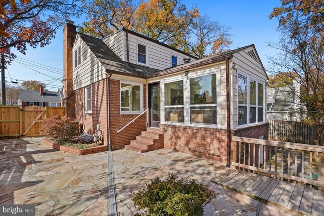 Building Photo - 2809 Pierpont St