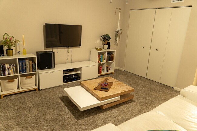 Building Photo - Furnished 3/2 with Garage on Beautiful Lot...