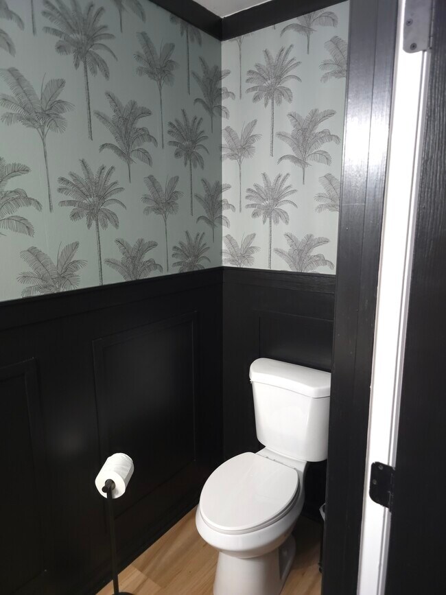 Building Photo - 1000 Mallery St Ext