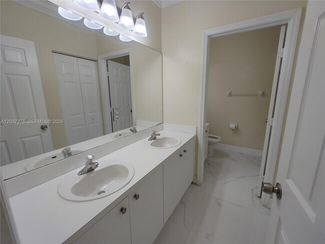 Building Photo - 21872 SW 95th Pl