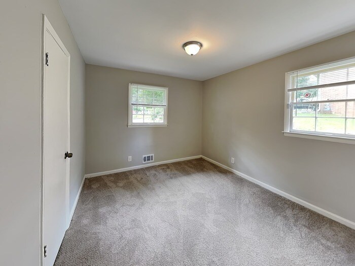 Building Photo - 3775 Stamford Rd SW
