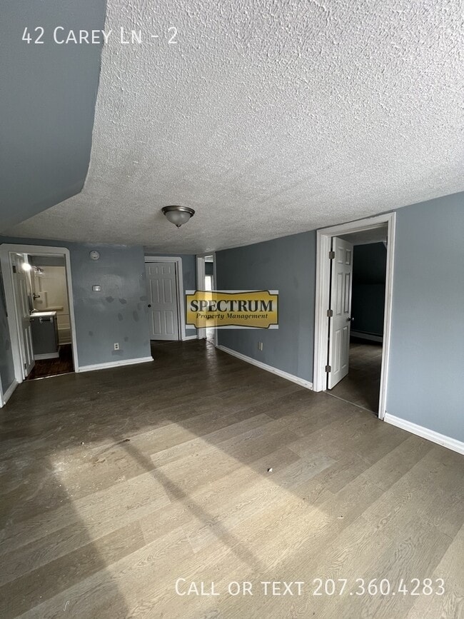 Building Photo - 42 Carey Ln