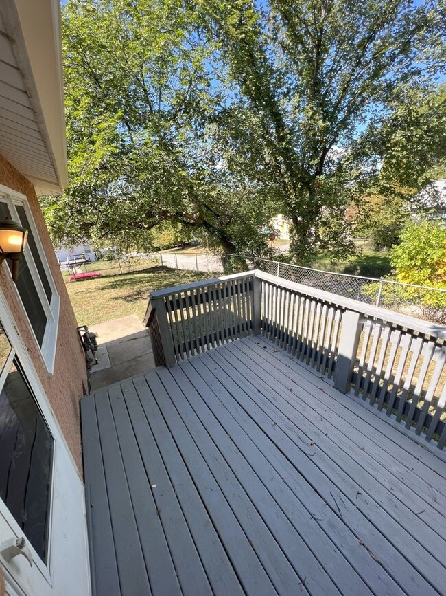 Building Photo - Bright & Spacious 3-Bedroom Home on Large ...