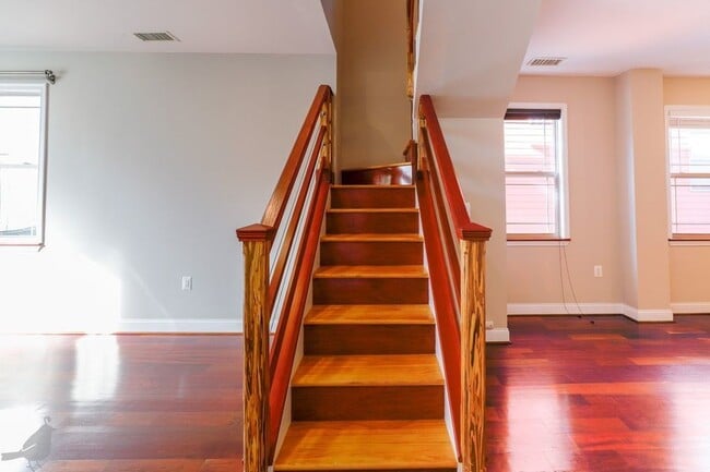 Building Photo - 3573 Warder St NW