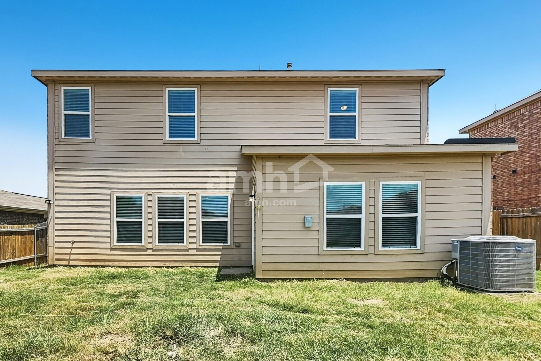 Building Photo - 8960 Blackhaw St