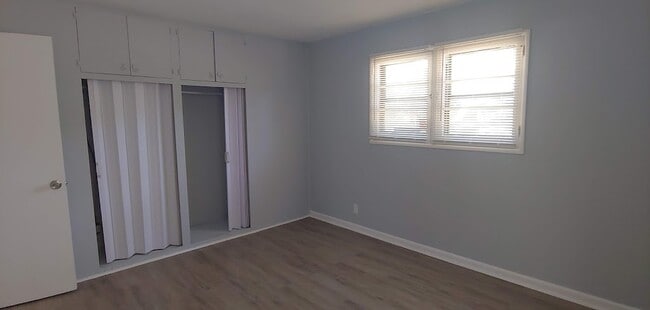 Building Photo - 5625 N 57th St