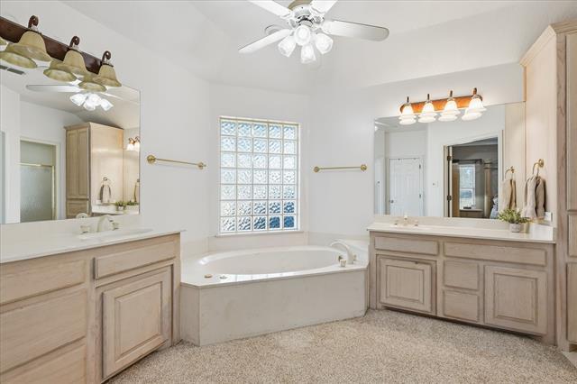 Building Photo - 113 Green Oaks Ct