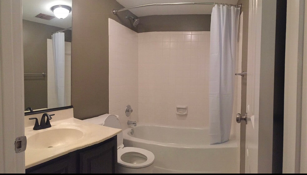 Building Photo - 4609 Luxberry Dr