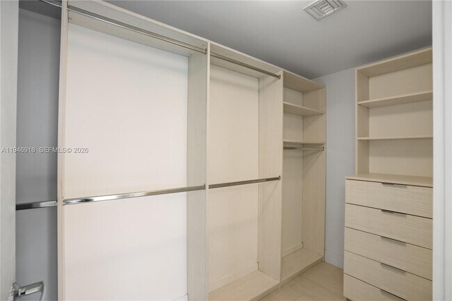 Building Photo - 16385 Biscayne Blvd