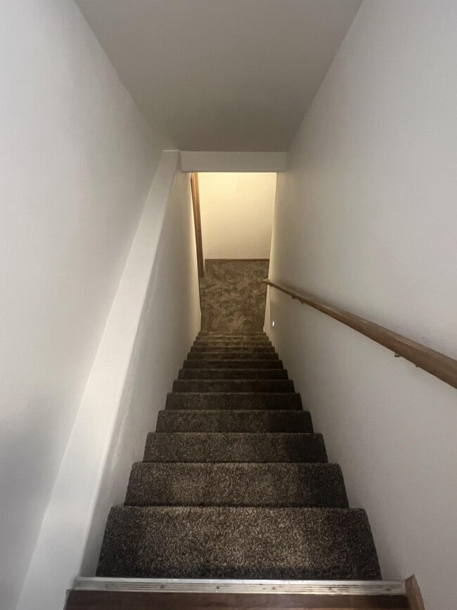 Building Photo - 3322 8th St W