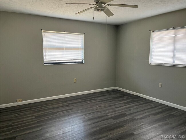 Building Photo - 521 S Harrison St