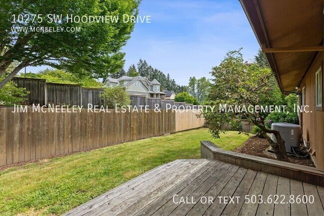Building Photo - 10275 SW Hoodview Dr