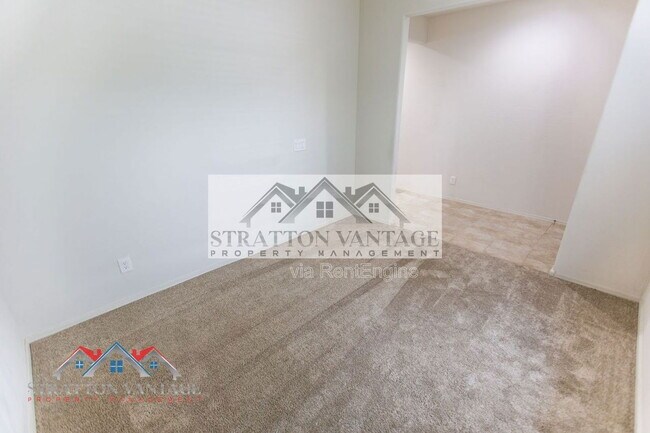 Building Photo - 43620 W Mescal Dr