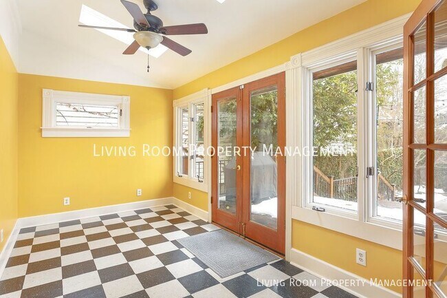 Building Photo - Historic 1886 home in Mt. Tabor with Outdo...