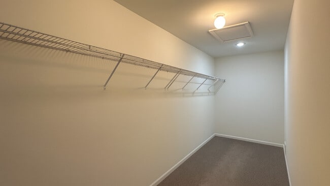 Building Photo - 1931 Wren Rd