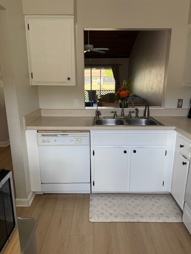 Building Photo - 9311 Lennex Ln