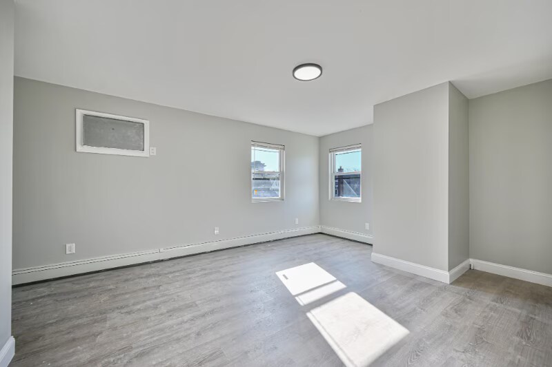 Building Photo - 13722 Bedell St