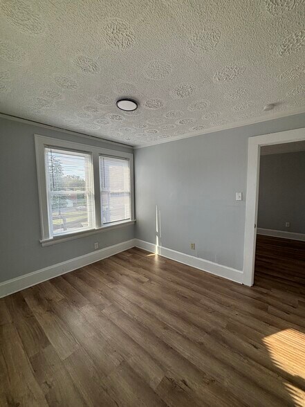 Building Photo - 5538 Montgomery Rd