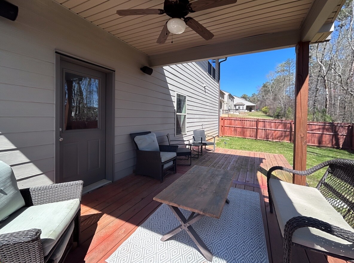 Building Photo - 421 Park W Blvd