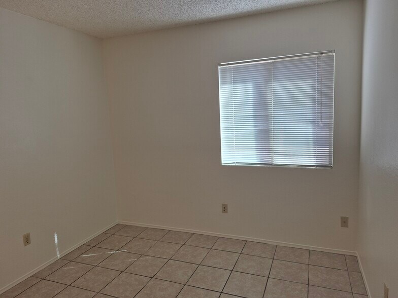 Building Photo - 3068 W Wyoming St