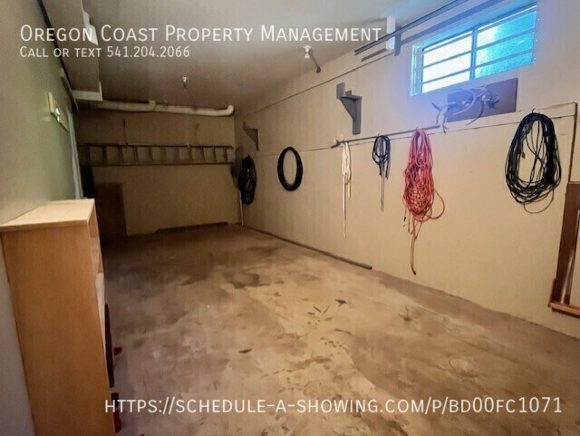 Building Photo - 32300 Cape Kiwanda Dr