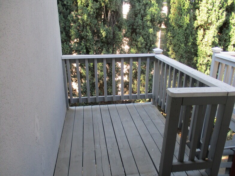 Rear Deck - 1730 T St
