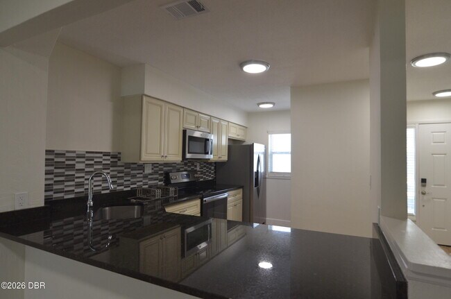 Building Photo - 175 Yorktowne Dr
