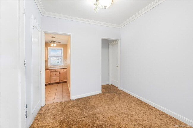 Building Photo - 15 Winchester Ave