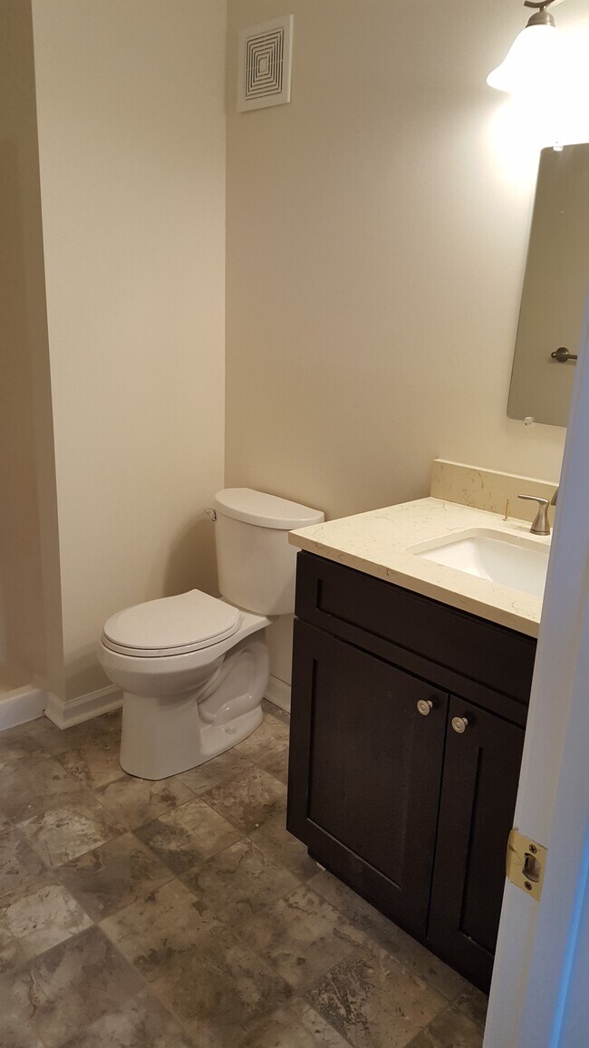 Building Photo - 114 Timberlake Terrace