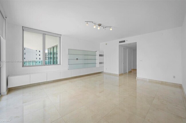 Building Photo - 2 br, 2.5 bath Condo - 1331 Brickell Bay D...