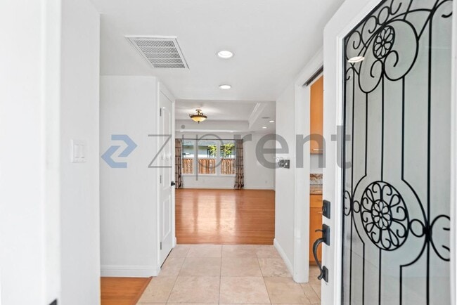 Building Photo - 3207 Forbes Ave