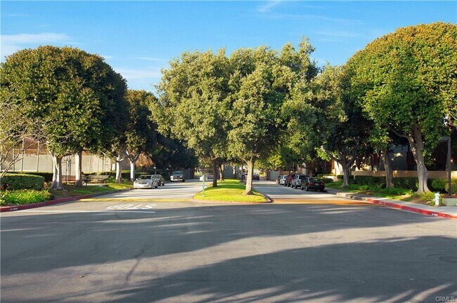 Building Photo - 1030 W MacArthur Blvd