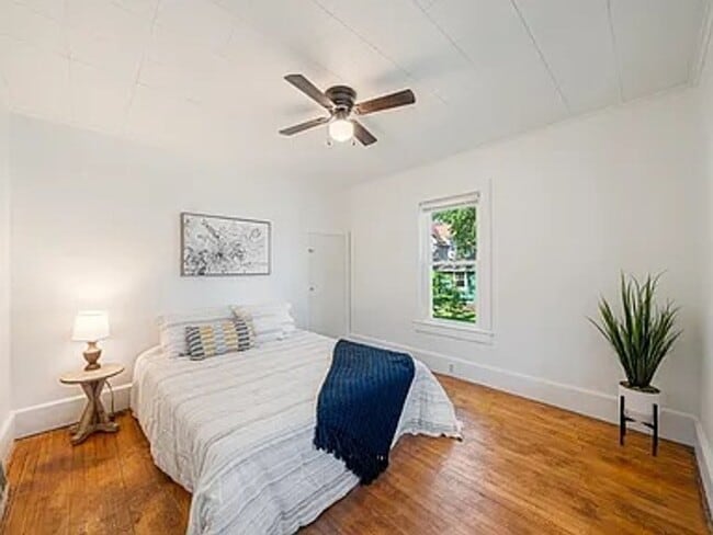 Building Photo - 3 Bed, 1 Bath Single Family Home