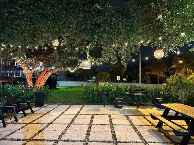 Building Photo - 601 Ives Dairy Rd