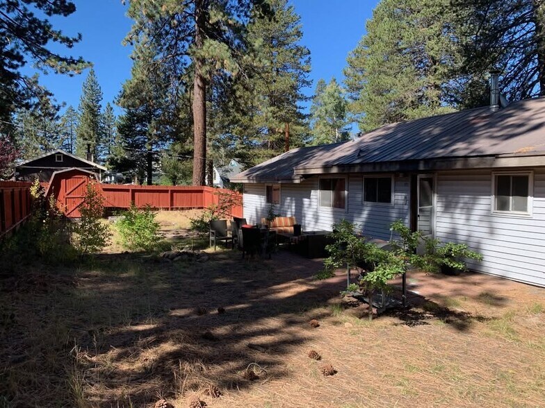 Building Photo - 11165 Tahoe Dr