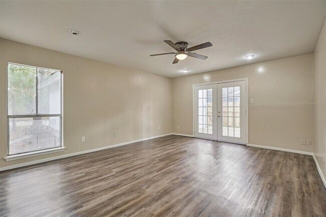 Building Photo - 45 Blue Fox Rd