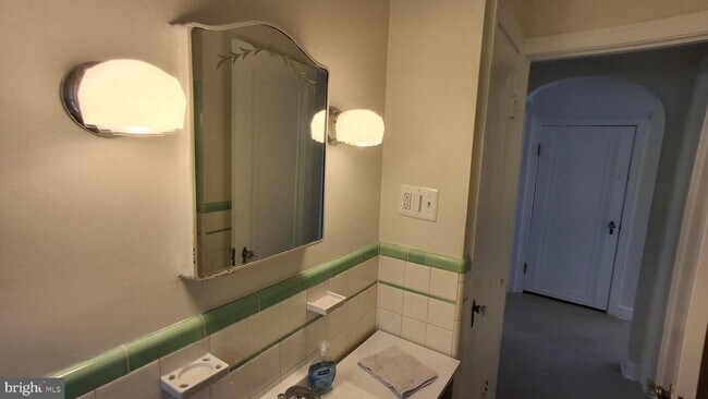 Building Photo - 8102 Garland Ave