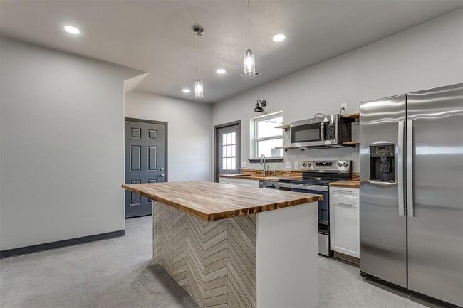 Building Photo - 12571 US-77