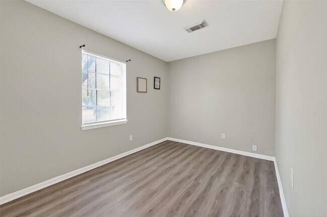 Building Photo - 12211 Chimney Rock Rd