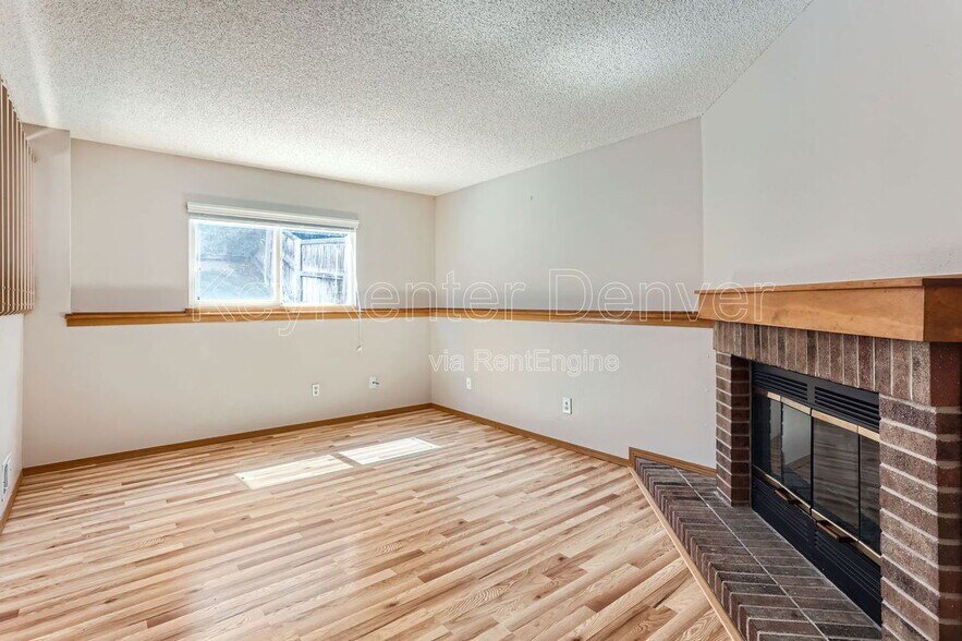 Building Photo - 460 E Arden Cir