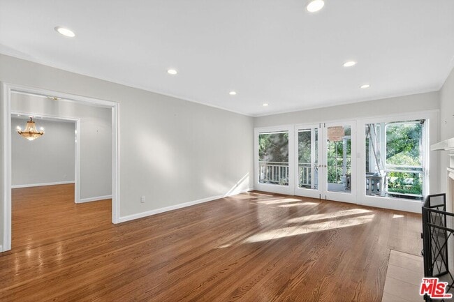 Building Photo - 15 N Ridgewood Rd