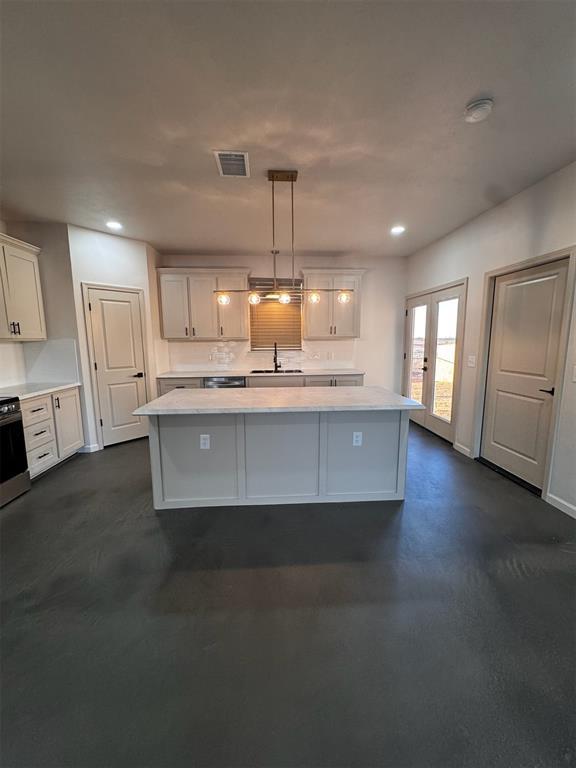 Building Photo - 26218 N 2960 Rd