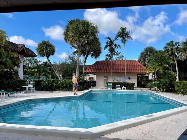 Building Photo - 9456 SW 77th Ave