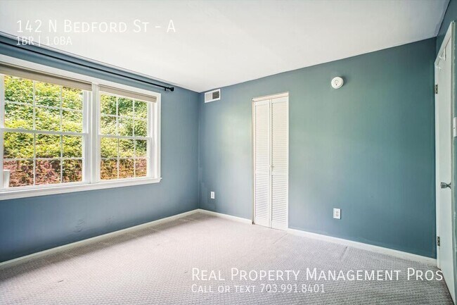 Building Photo - 142 N Bedford St